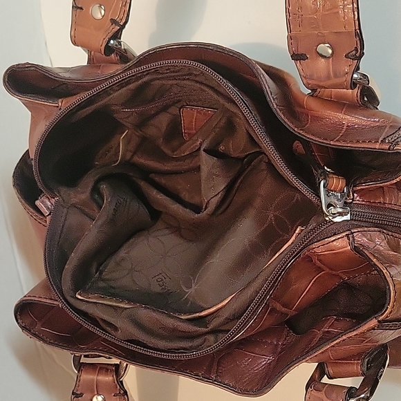 FOSSIL LEATHER HANDBAG. - Picture 9 of 16